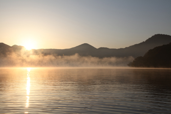 十和田湖の朝写真３